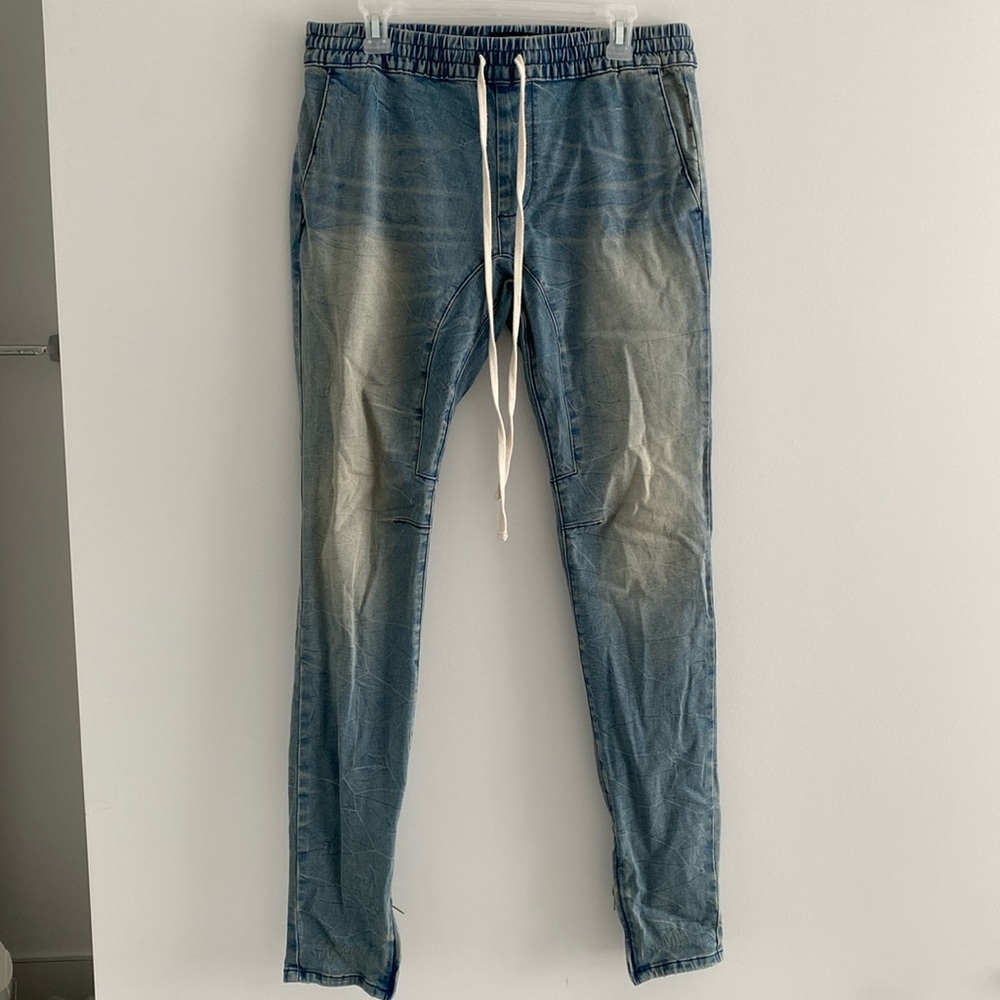 PacSun Men’s active stretch jean joggers - size medium